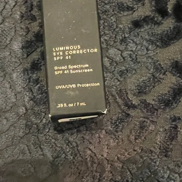 NWT DRMTLGY Medical Grade Skin Care Concealer - Picture 2 of 3